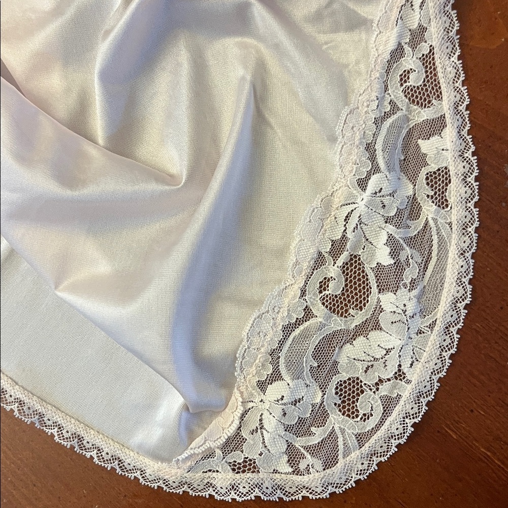 💖Baby Pink Vintage Half Slip💖 - Picture 7 of 7